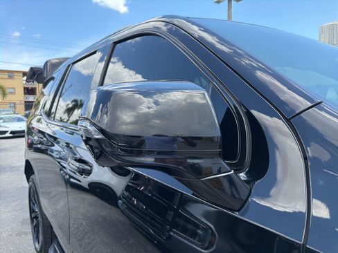 Used 2023 Cadillac Escalade Premium Luxury RWD image 37