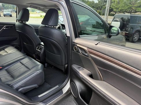 Used 2017 Lexus RX 450h AWD image 12