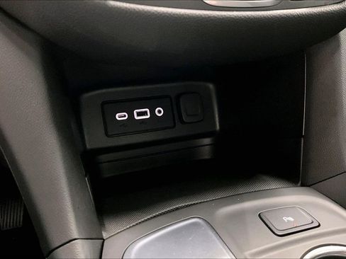 Used 2022 Chevrolet Equinox LT FWD image 22