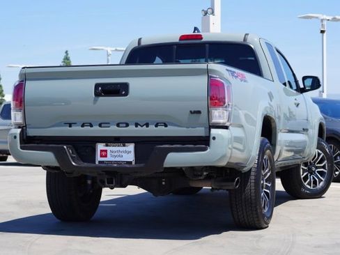 Used 2023 Toyota Tacoma TRD Sport w/ Technology Package AWD/4WD image 6