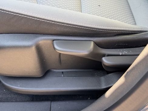 Used 2024 GMC Terrain SLE w/ Fleet Convenience Package image 11