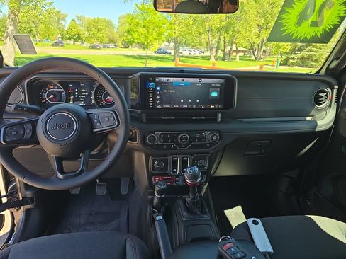 Used 2024 Jeep Wrangler Rubicon w/ Capability Package AWD/4WD image 14