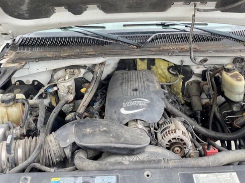 Used 2002 Chevrolet Silverado 2500 4x4 Regular Cab image 16