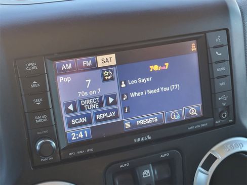 Used 2014 Jeep Wrangler Unlimited Rubicon w/ Connectivity Group image 15