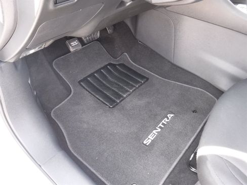 Used 2025 Nissan Sentra S image 9