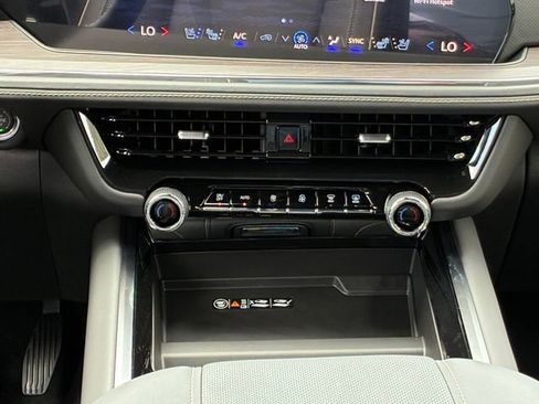 New 2026 Chevrolet Suburban Premier AWD/4WD image 20
