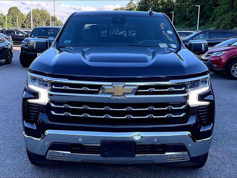 Used 2022 Chevrolet Silverado 1500 LTZ w/ LTZ Premium Package AWD/4WD image 2
