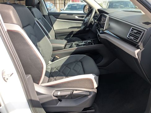 New 2026 Volkswagen Atlas Peak Edition image 36