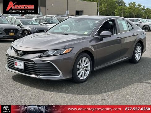 Certified 2022 Toyota Camry LE AWD/4WD image 4