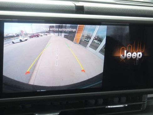 Used 2025 Jeep Wrangler Sport image 24