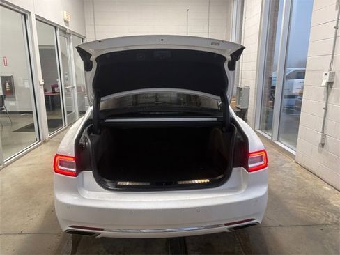 Used 2017 Lincoln Continental Reserve w/ Luxury Package image 15