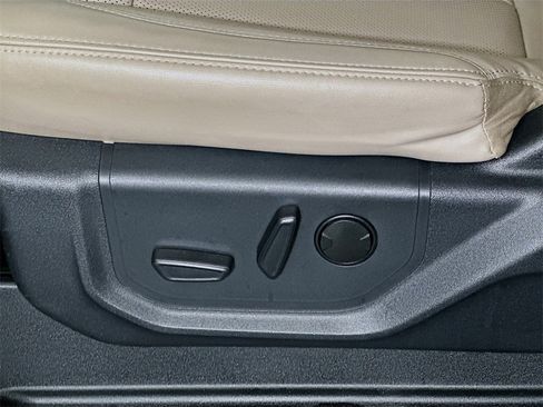 Used 2023 Ford Expedition Max XLT image 22