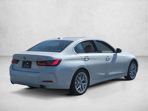 Used 2026 BMW 330i Sedan w/ Premium Package RWD image 5
