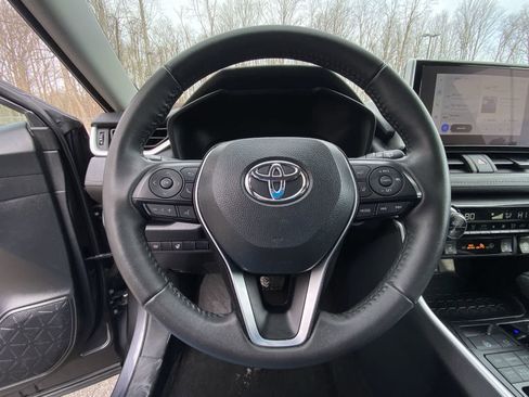 Used 2024 Toyota RAV4 XLE image 25