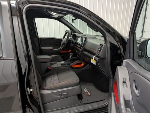 Used 2026 Nissan Frontier PRO-4X w/ Pro-4x Convenience Package image 28