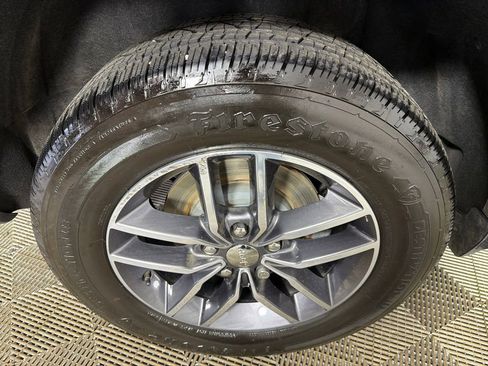 Used 2017 Jeep Grand Cherokee Limited image 19