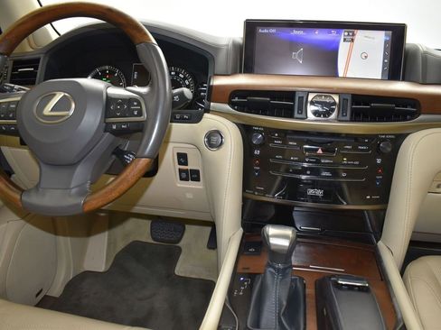 Used 2017 Lexus LX 570 4WD image 33