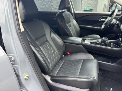 Certified 2023 Nissan Rogue Platinum w/ Platinum Premium Package image 12