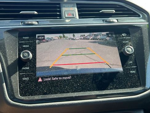 Used 2022 Volkswagen Tiguan SE image 34