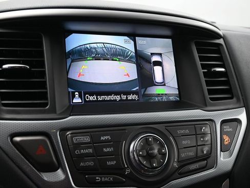 Used 2020 Nissan Pathfinder SL AWD/4WD image 24