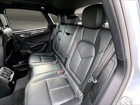 Used 2020 Porsche Macan S AWD/4WD image 23