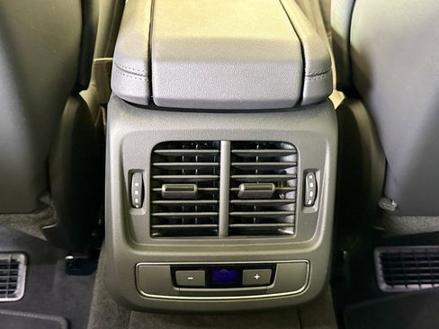 Used 2023 Audi e-tron GT Premium Plus image 23