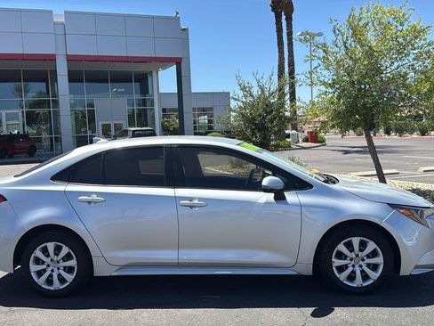 Used 2022 Toyota Corolla LE FWD image 10