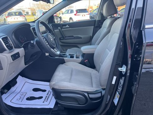 Used 2020 Kia Sportage LX image 11