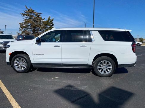 Used 2023 Chevrolet Suburban Premier image 6