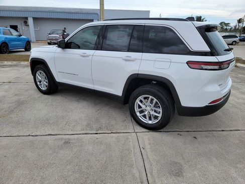 New 2026 Jeep Grand Cherokee Laredo AWD/4WD image 3