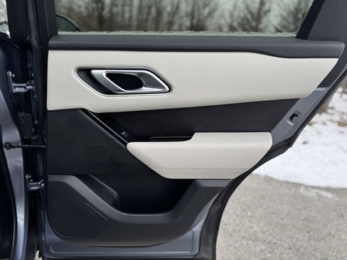 Used 2020 Land Rover Range Rover Velar S image 16