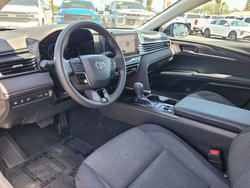 Used 2025 Toyota Camry LE image 9