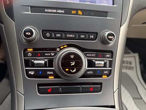 Used 2020 Lincoln MKZ AWD image 28