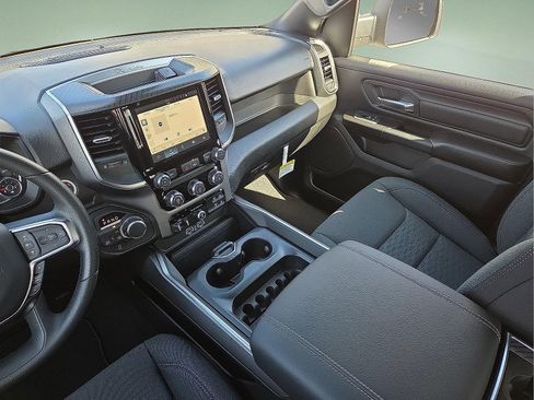 New 2026 RAM 1500 Express AWD/4WD image 12