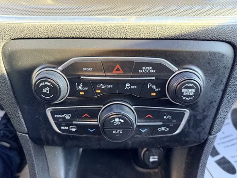 Used 2016 Dodge Charger R/T Scat Pack w/ Technology Group RWD image 22