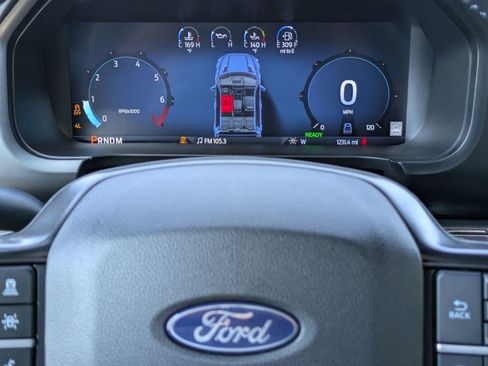 Certified 2025 Ford F150 Platinum w/ Equipment Group 702A High AWD/4WD image 13