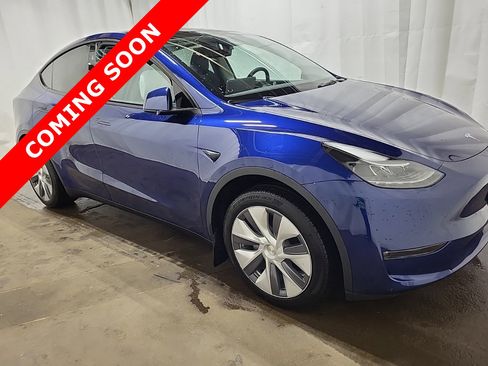 Used 2024 Tesla Model Y Long Range image 3