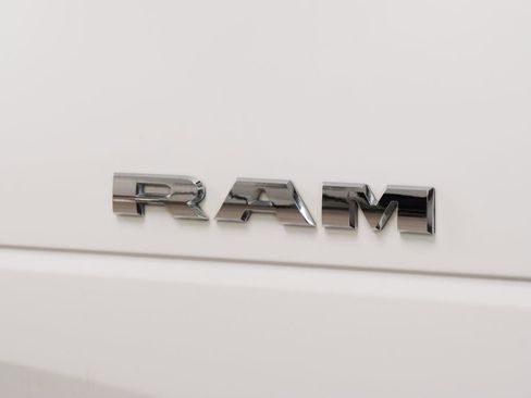 Used 2025 RAM 5500 4x4 Crew Cab image 11