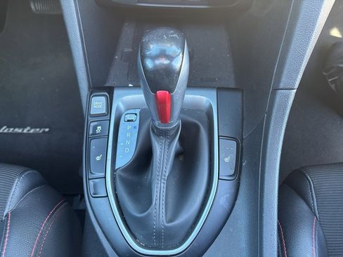 Used 2020 Hyundai Veloster 2.0 Premium image 27