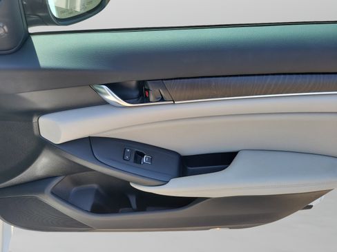 Used 2022 Honda Accord Touring image 21