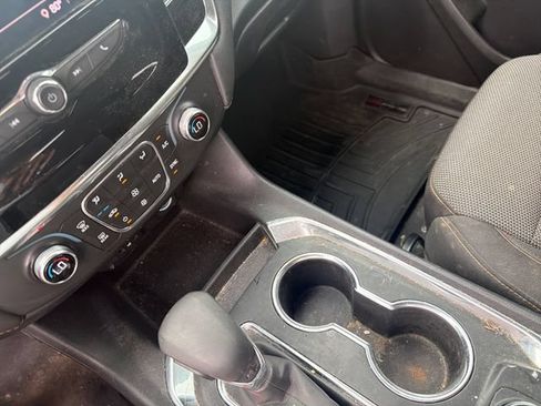 Used 2021 Chevrolet Traverse LS FWD image 12