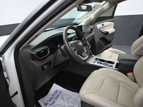 Used 2023 Ford Explorer Platinum w/ Technology Package AWD/4WD image 19