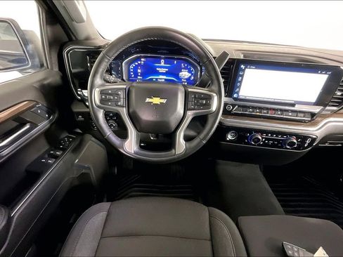 Used 2024 Chevrolet Silverado 1500 LT AWD/4WD image 7