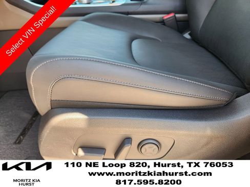 New 2026 Kia Carnival EX FWD image 17