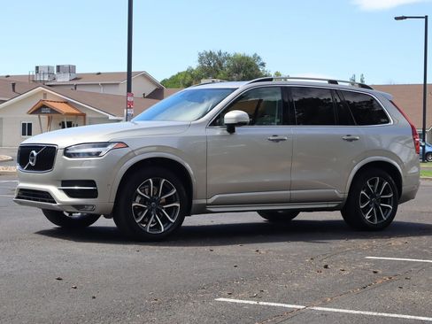 Used 2018 Volvo XC90 T6 Momentum w/ Convenience Package AWD/4WD image 11