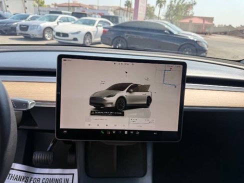 Used 2022 Tesla Model Y Long Range AWD/4WD image 13