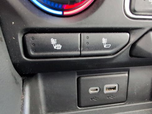 Used 2023 Chevrolet Suburban Z71 image 3