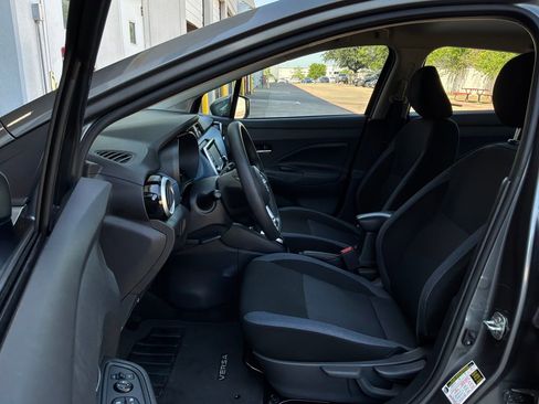 Used 2025 Nissan Versa SV FWD image 10