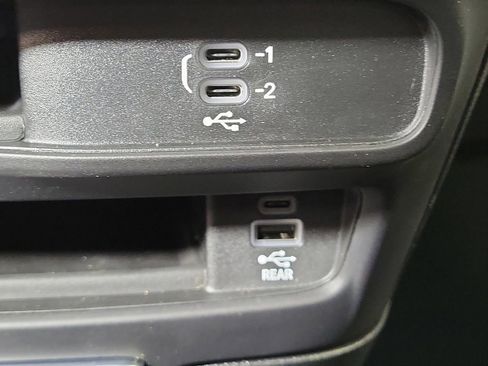 New 2026 Chrysler Pacifica Select image 21