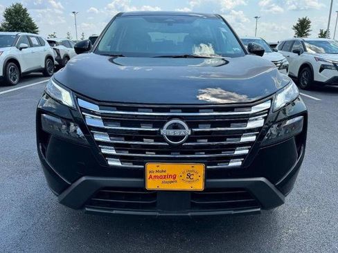 Certified 2026 Nissan Rogue SV FWD image 9